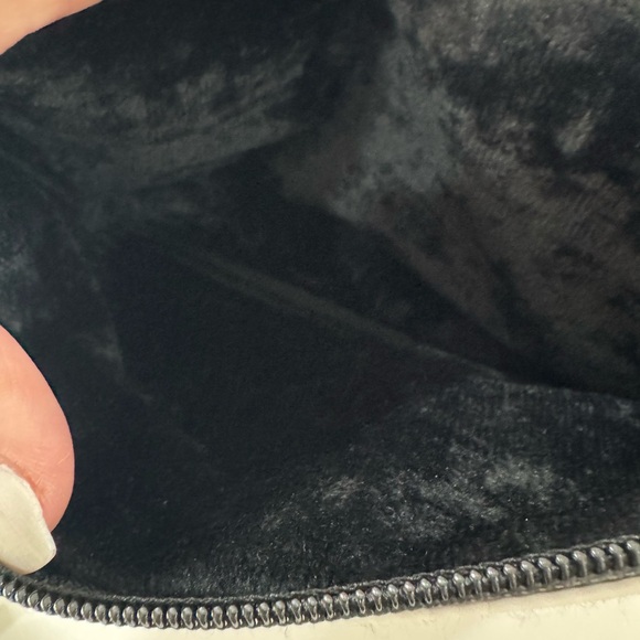 Rareform unisex Green pouch made from recycled billboards - Picture 4 of 4